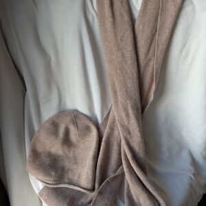 Quince Magnolia 100%cashmere Scarf And Matching Beanie